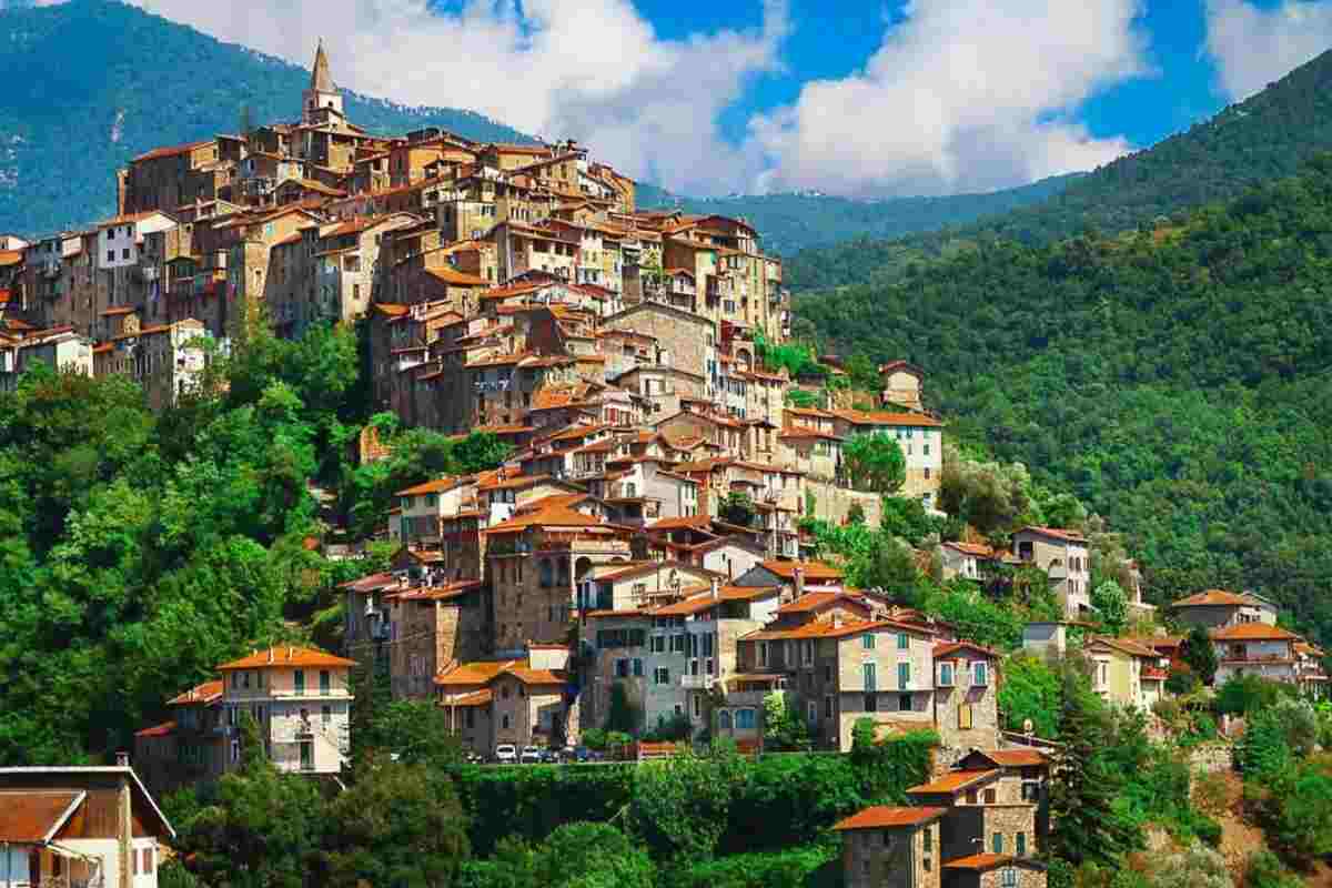 Viaggiare in Italia con pochi euro scegli questo borgo