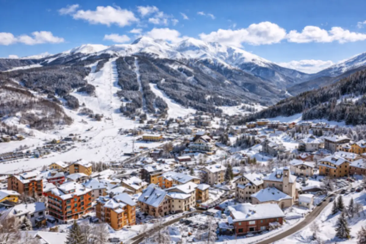 Roccaraso invernale tra neve e montagne